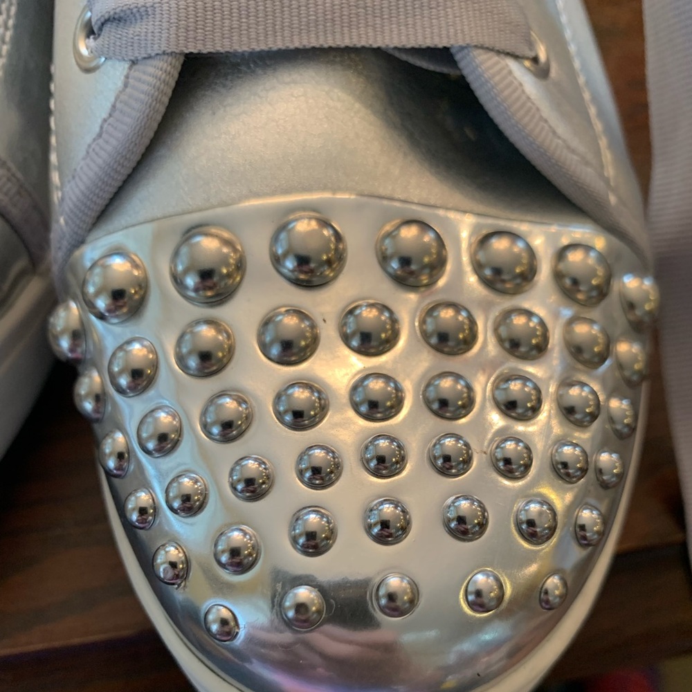 New Simply Vera, Vera Wang Silver Studded Toe Sho… - image 3